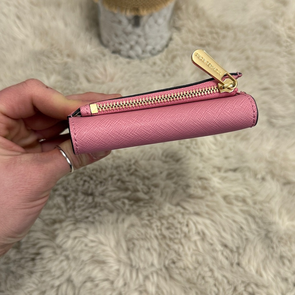 ✨Michael Kors Pink Pebbled Leather Bifold Wallet✨ - Picture 12 of 13